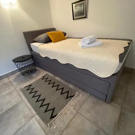 Apartment Lokunja