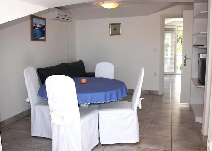 Apartment Lokunja