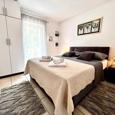 Lokunja Apartmán *